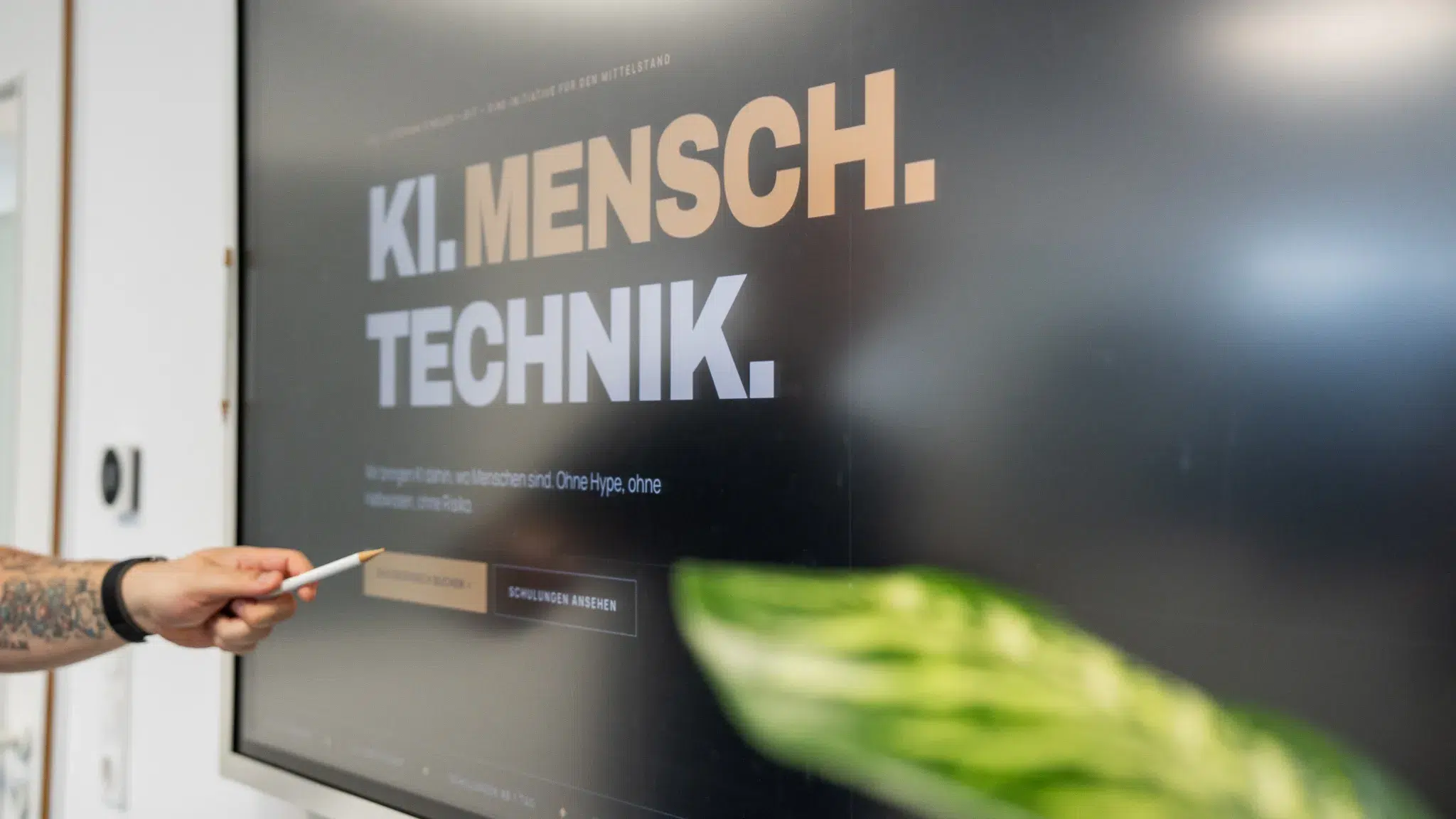 KI-Schulung und Beratung bei OIT GmbH in Osnabrück — Hero-Bild für den OMG-Moment-Workshop