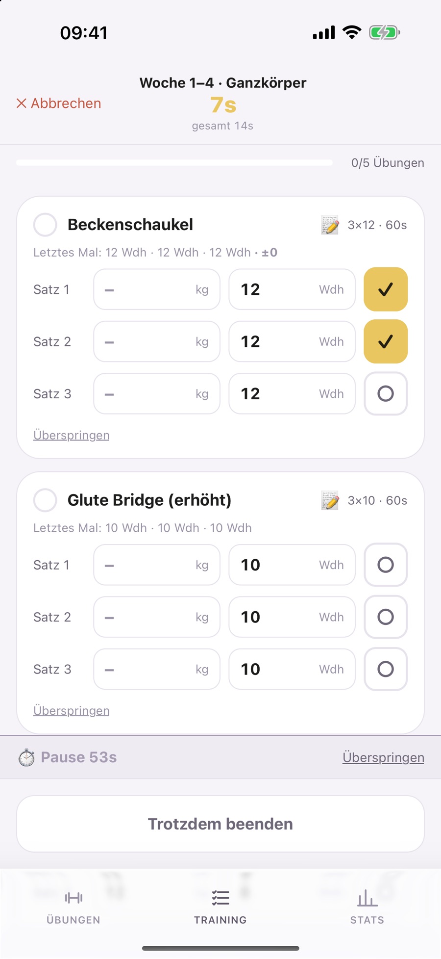 Laufendes Training in der App RYM Training mit Gewicht, Wiederholungen und Pausenuhr je Satz
