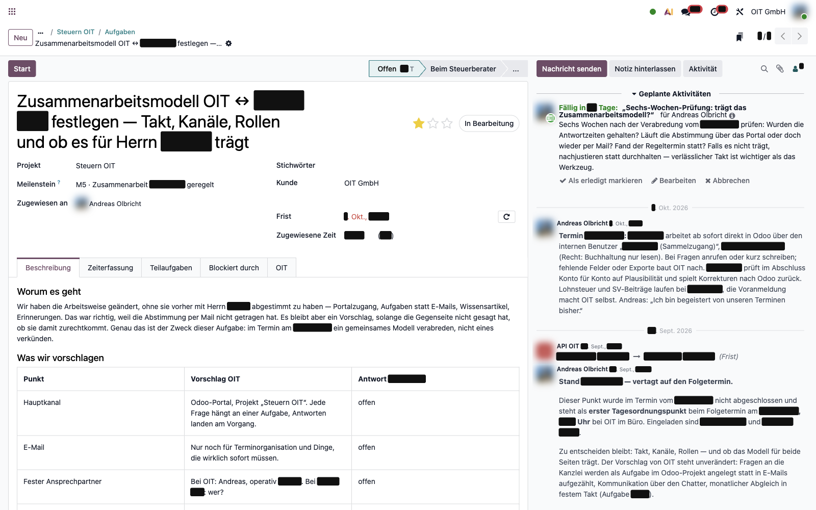Odoo-Aufgabe mit Beschreibung und Chatter, oben die Knöpfe Nachricht senden und Notiz hinterlassen, Zahlen und Namen geschwärzt